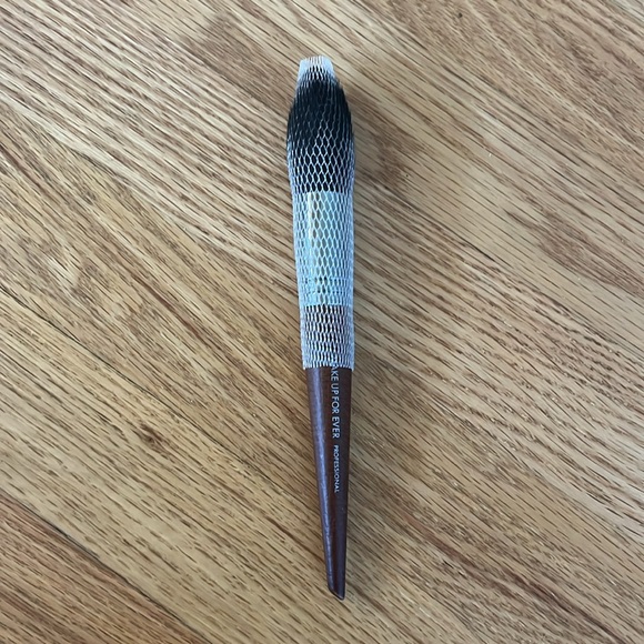 Makeup forever 160 Blush Brush - Picture 2 of 4